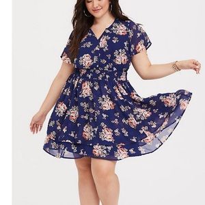 Torrid navy floral smocked chiffon dress size 1
